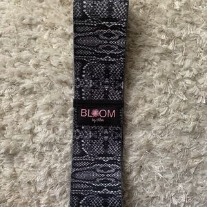 Bloom by chloe heavy glute band